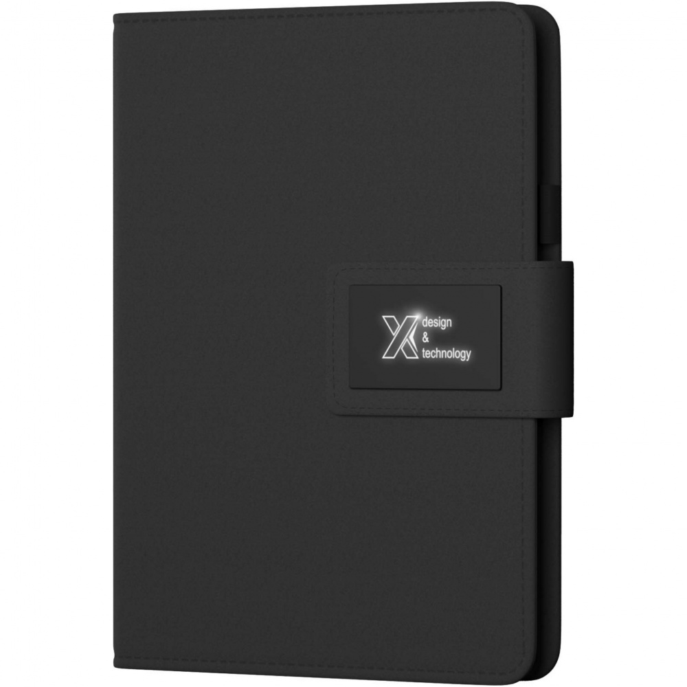 Logotrade Geschäftsgeschenke das Foto: SCX.design O16 A5 Notizbuch mit Powerbank und Leuchtlogo