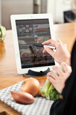 Logotrade Werbeartikel das Foto: Chef Tabletständer mit Touchpen