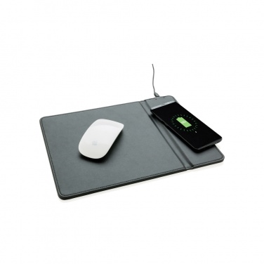 Logotrade Firmengeschenke das Foto: Mousepad mit Wireless-5W-Charging Funktion