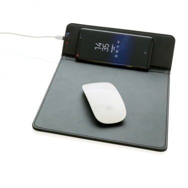 Logotrade Geschäftsgeschenke das Foto: Mousepad mit Wireless-5W-Charging Funktion