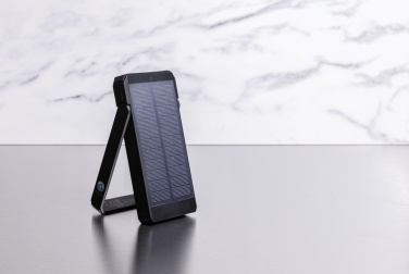 Logotrade werbemittel das Foto: Skywave 10000mAh Solarpowerbank aus RCS recycelt. Kunststoff