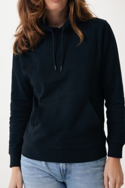 Logotrade werbemittel das Foto: Iqoniq Rila Lightweight Hoodie aus recycelter Baumwolle