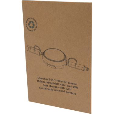 Logotrade werbemittel das Foto: Chechia 100cm 5-in-1 Kabel aus recyceltem Kunststoff, einziehbar, für Datenübertragung und 45W Schnellladung mit Bambusdetails