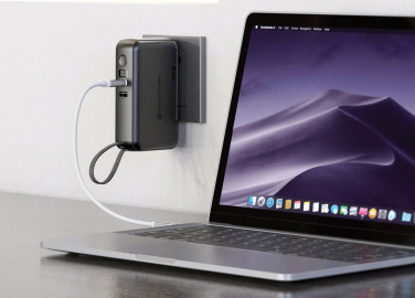 Logotrade Firmengeschenke das Foto: Urban Vitamin Eureka RCS recyceltes 65W-Hybrid-Ladegerät