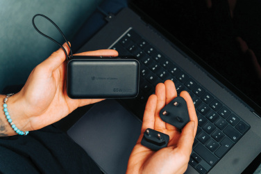 Logotrade Firmengeschenke das Foto: Urban Vitamin Eureka RCS recyceltes 65W-Hybrid-Ladegerät