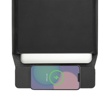 Logotrade Firmengeschenke das Foto: Swiss Peak magnet. 15,6" Laptop-Sleeve mit 15W Ladefunktion