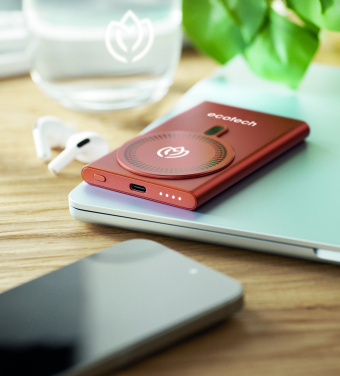Logotrade werbemittel das Foto: Powerbank mit Ladestation 15W