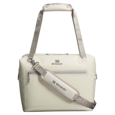 Logotrade Logogeschenke das Foto: Stanley All-Day Julienne Max Kühltasche für 20 Dosen aus recyceltem