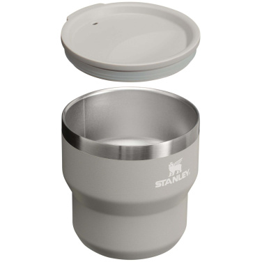 Logotrade Firmengeschenke das Foto: Stanley Stay Hot 295 ml Edelstahl isolierter, stapelbarer Camp Becher