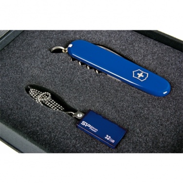 Logotrade promotional merchandise image of: Elegant giftset in blue colour  8GB	color blue