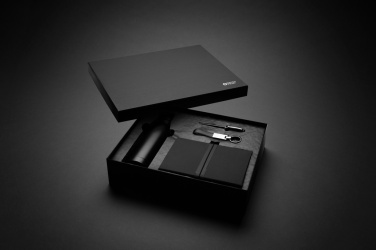 Logotrade corporate gift image of: Swiss Peak RCS deluxe business gift set w/ water bottle