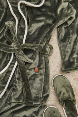 Logotrade reklaamtoote foto: VINGA Louis luksuslik plüüsist hommikumantel, suurus S-M