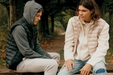 Logo trade meene pilt: Iqoniq Meru meeste taaskasutatud polüestrist vest