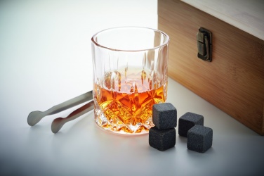 Logotrade ärikingid pilt: Viskiklaaside komplekt puidust karbis