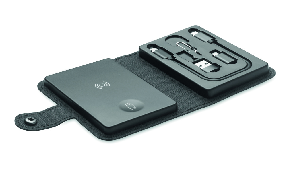 Logo trade ärikingitused foto: CAWATT 4 in 1 kaabli pistikute komplekt 15W