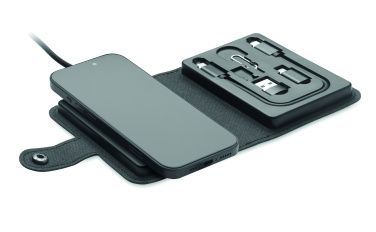 Logotrade firmakingituse foto: CAWATT 4 in 1 kaabli pistikute komplekt 15W