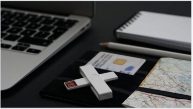 Logotrade mainoslahja ja liikelahja kuva: ID ID-kaardi lugeja, USB, blisterpakendis, valge