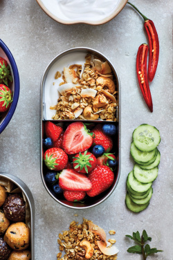 Logotrade mainostuote tuotekuva: Black+Blum teräksestä valmistettu kaksiosainen eväsrasia