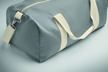 Logotrade ziemassvētku dāvanas foto: Pārstrādāts duffle soma 320 gr/m²