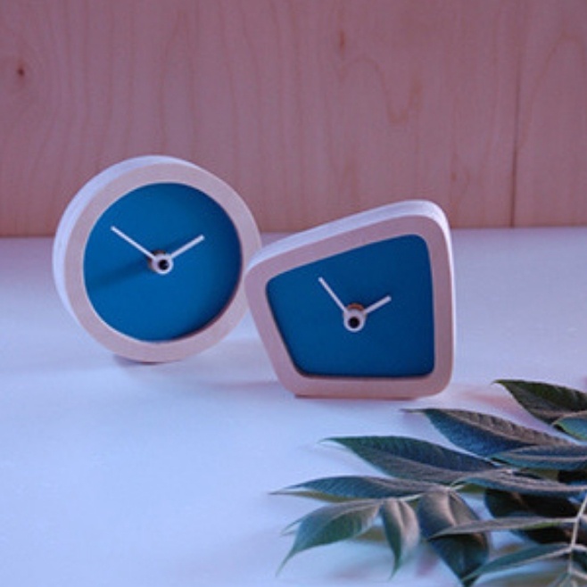 Лого трейд pекламные продукты фото: Деревянные настольные часы