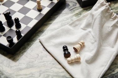 Logotrade profilprodukter bild: VINGA Chess coffe table game