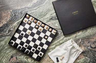 Logotrade kampanjprodukter bild: VINGA Chess coffe table game