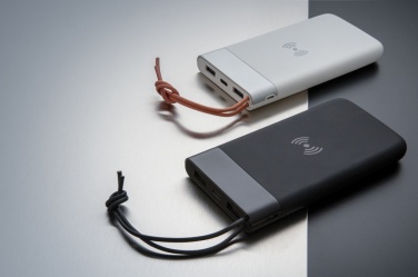 Logotrade profilreklam bild: Aria 8.000 mAh 5W powerbank med trådlös laddning