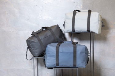 Logotrade kampanjprodukter bild: PU weekend-duffel