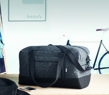 Logotrade presentreklam bild: Weekend bag i RPET-filt