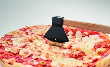 Logotrade profilreklam bild: Pizzaskärare med bambuhandtag