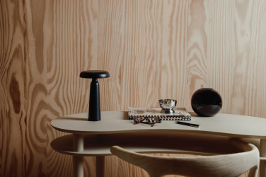 Logotrade profilreklam bild: VINGA Avery RCS bordslampa