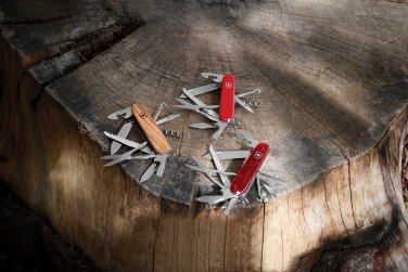 Logotrade profilprodukter bild: VICTORINOX Huntsman Wood Fickkniv 13 funktioner